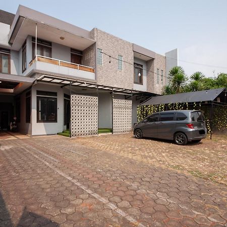 ג'קרטה Reddoorz Plus Near Kelapa Dua Kebon Jeruk מראה חיצוני תמונה