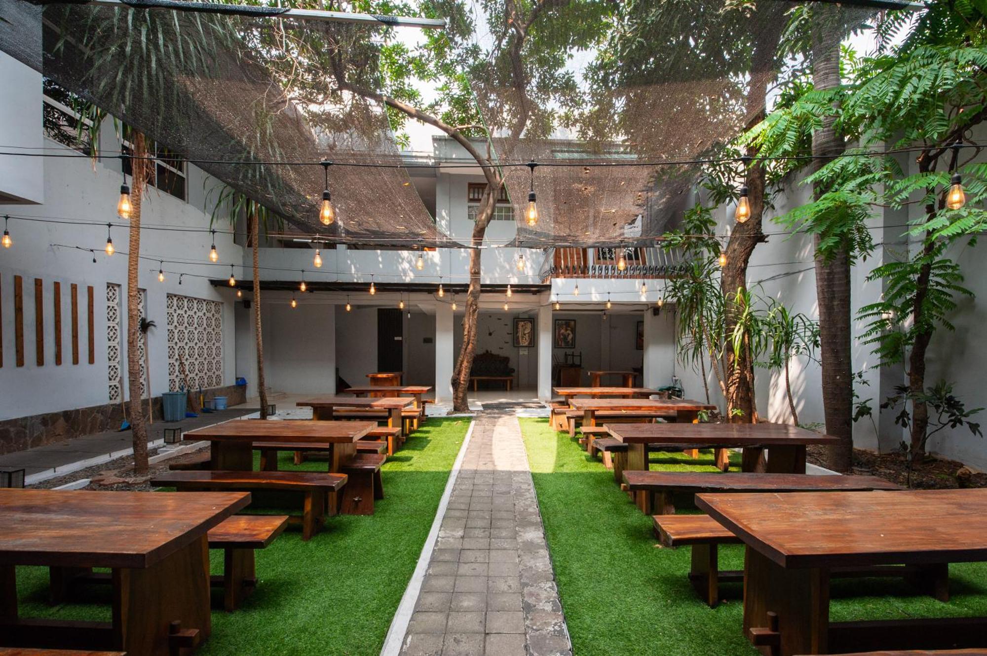 ג'קרטה Reddoorz Plus Near Kelapa Dua Kebon Jeruk מראה חיצוני תמונה