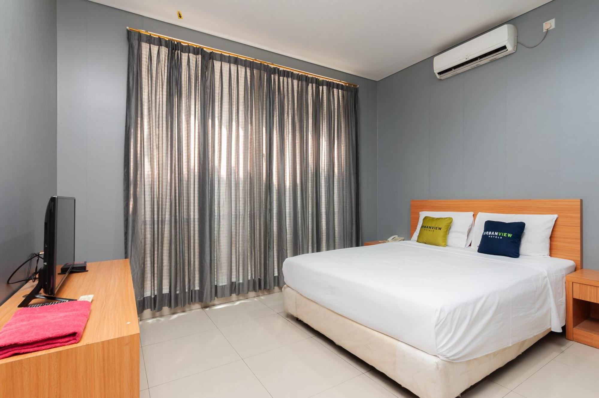 ג'קרטה Reddoorz Plus Near Kelapa Dua Kebon Jeruk מראה חיצוני תמונה