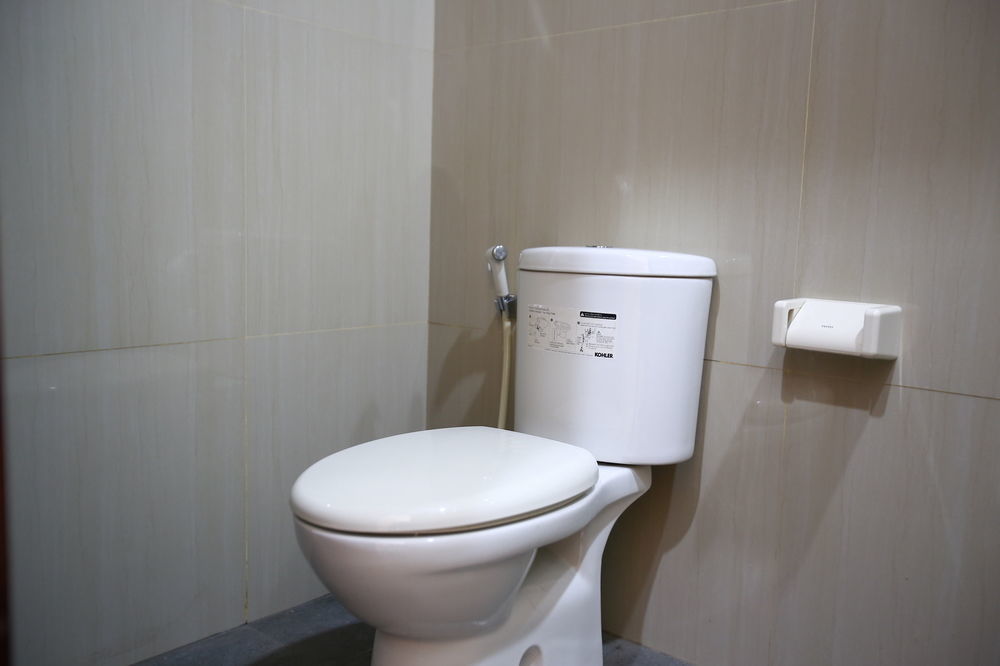 ג'קרטה Reddoorz Plus Near Kelapa Dua Kebon Jeruk מראה חיצוני תמונה